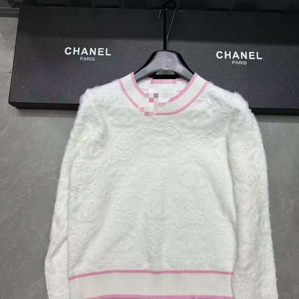 Chanel Women's pullover sweater