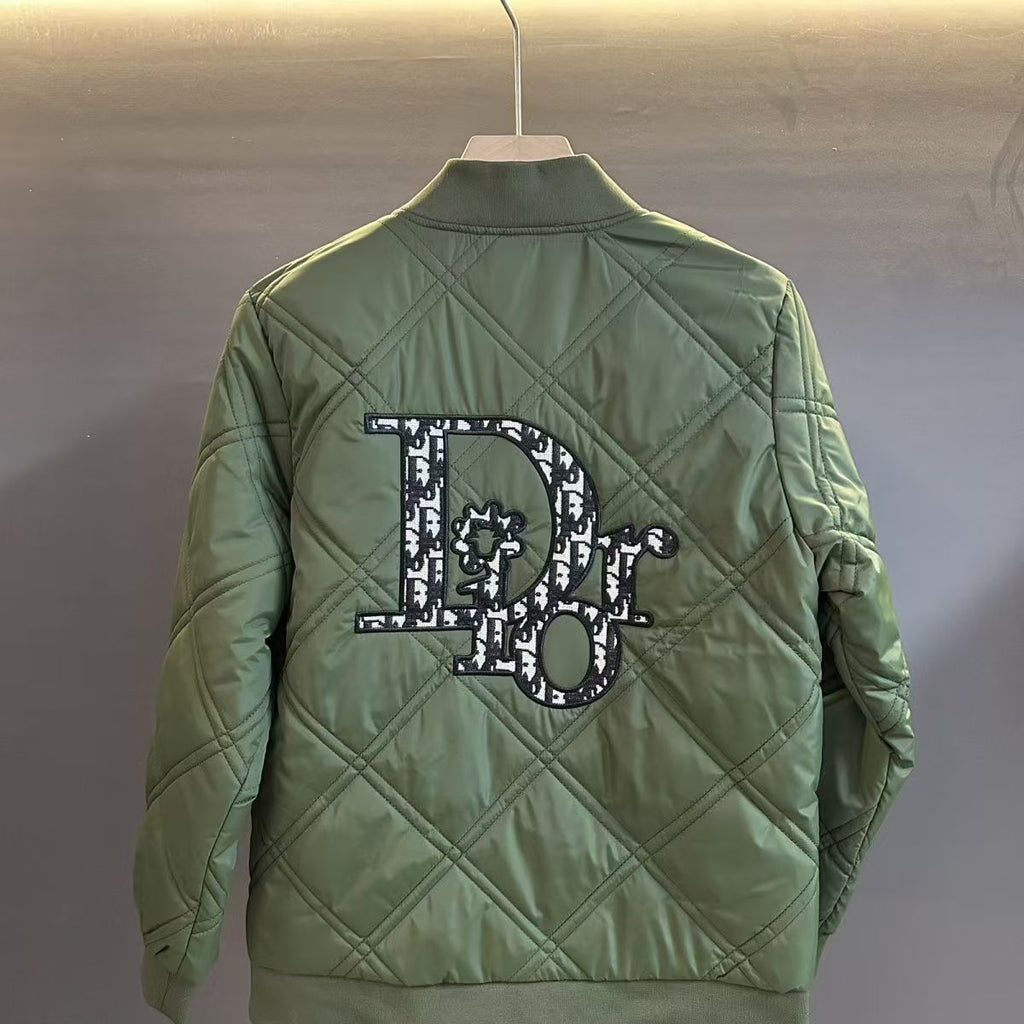 Diamond-shaped grid jacket