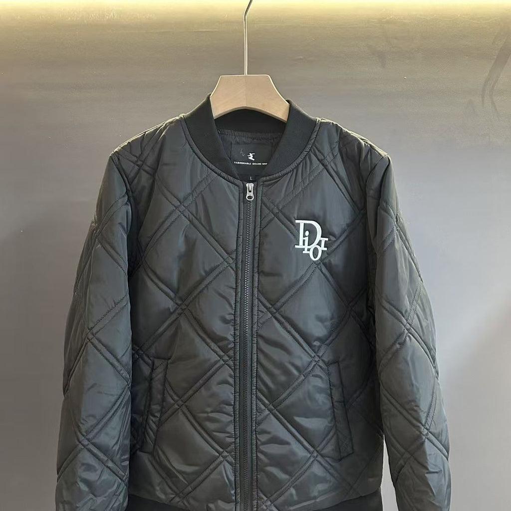 Diamond-shaped grid jacket