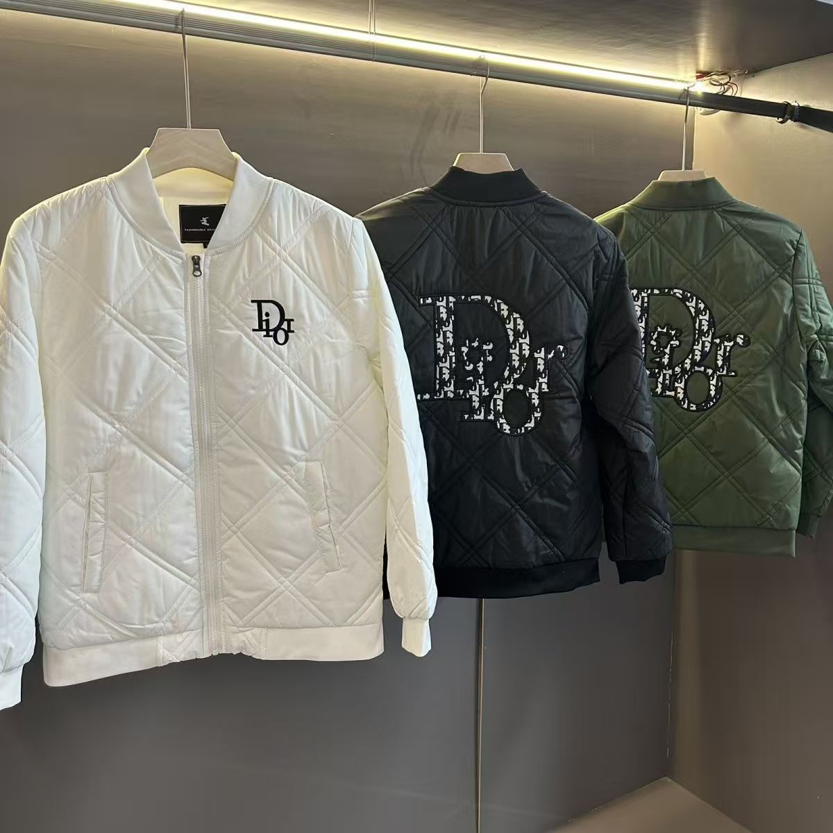 Diamond-shaped grid jacket