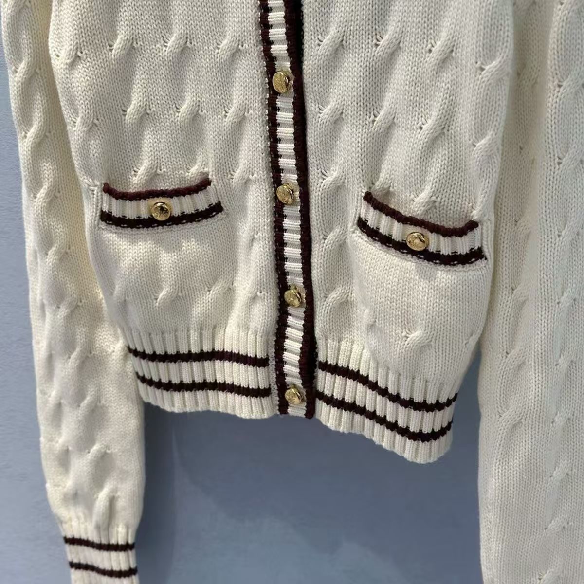 Women knitted cardigan