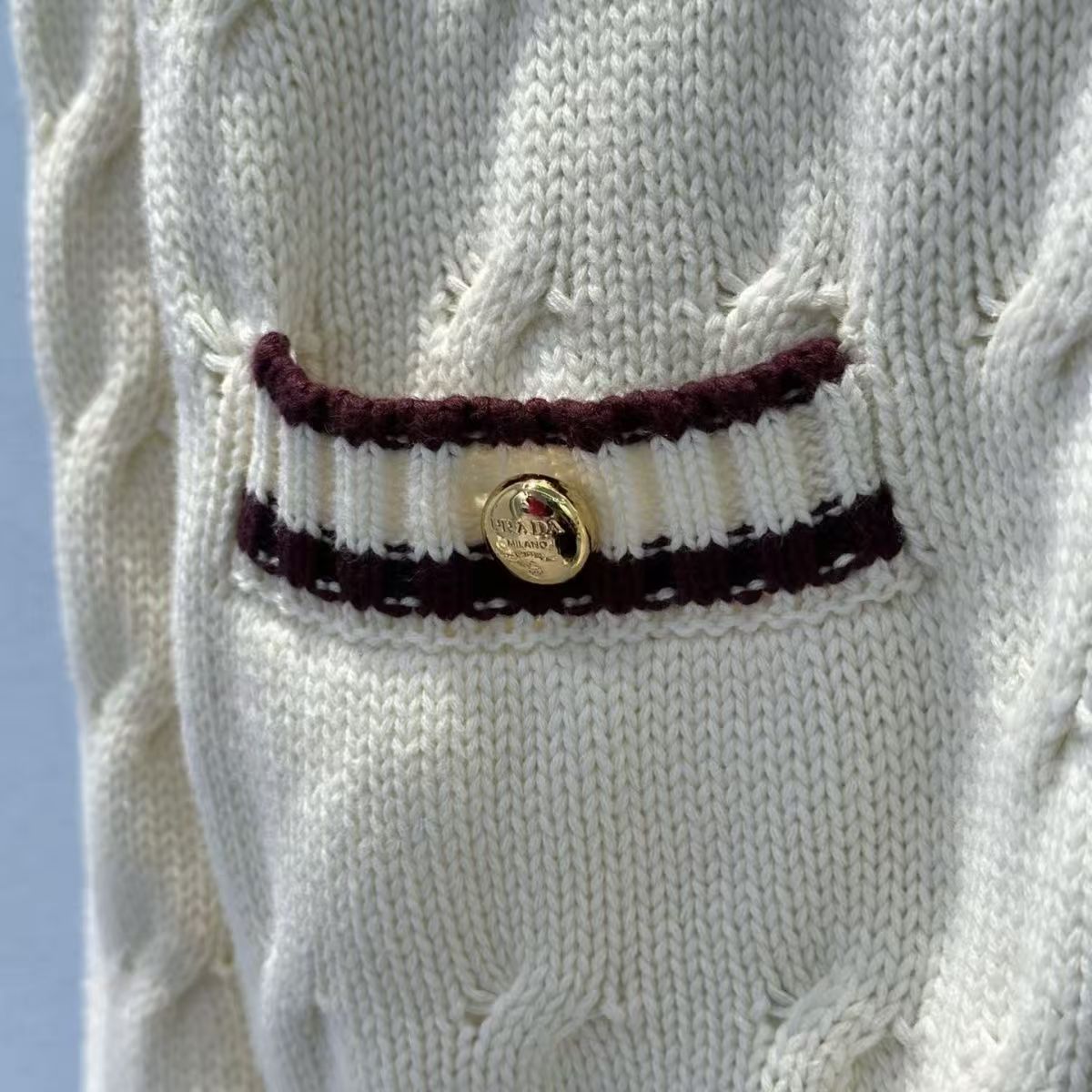 Women knitted cardigan