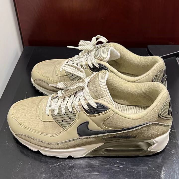 Mountaineering Shoes