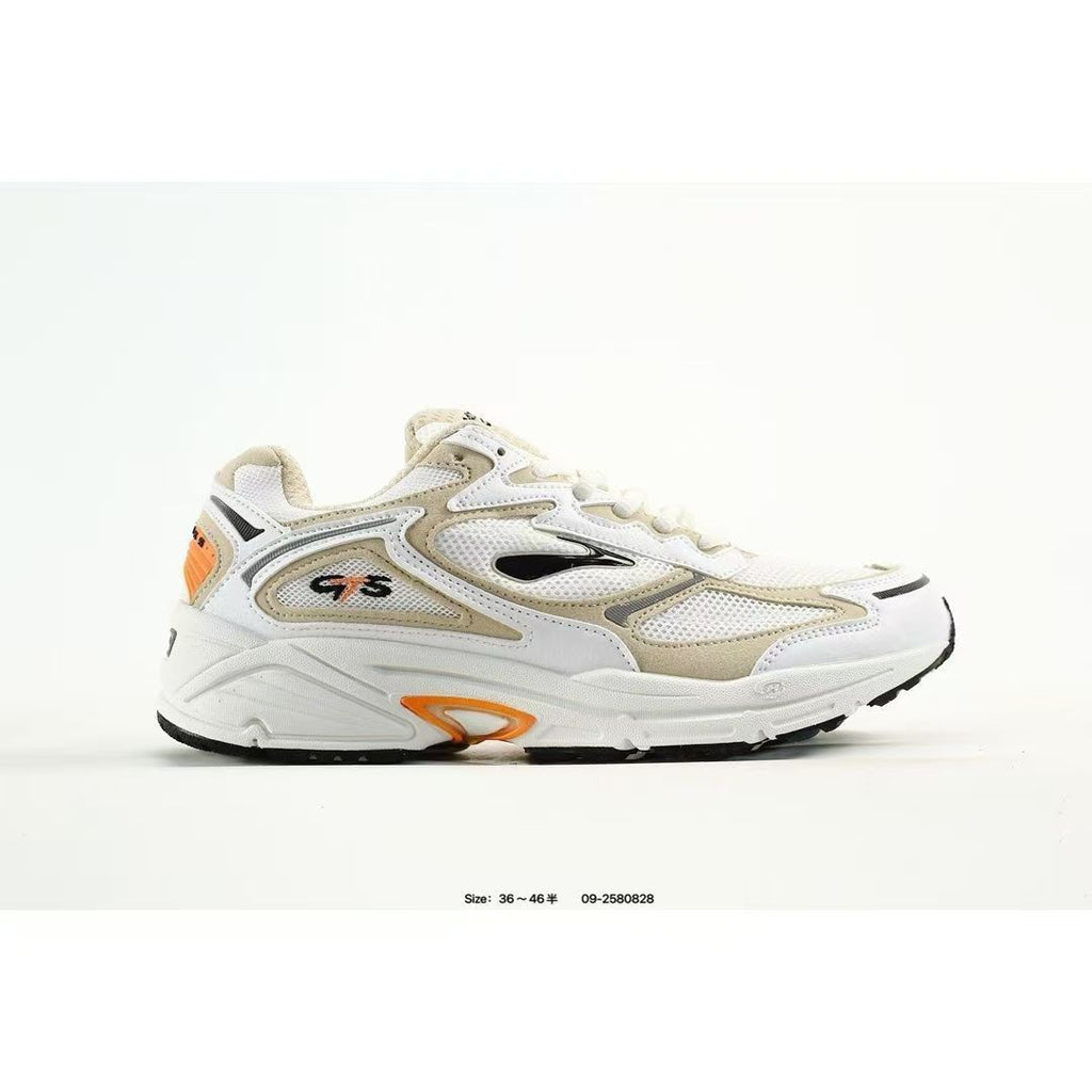 Relaxing and Lightweight Sports Shoes