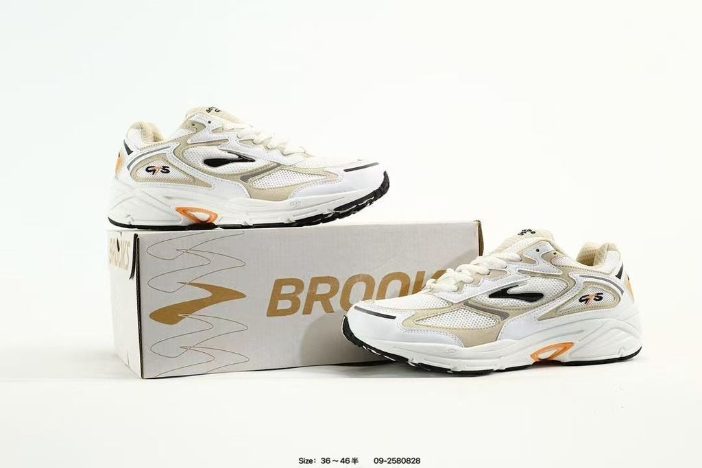 Relaxing and Lightweight Sports Shoes