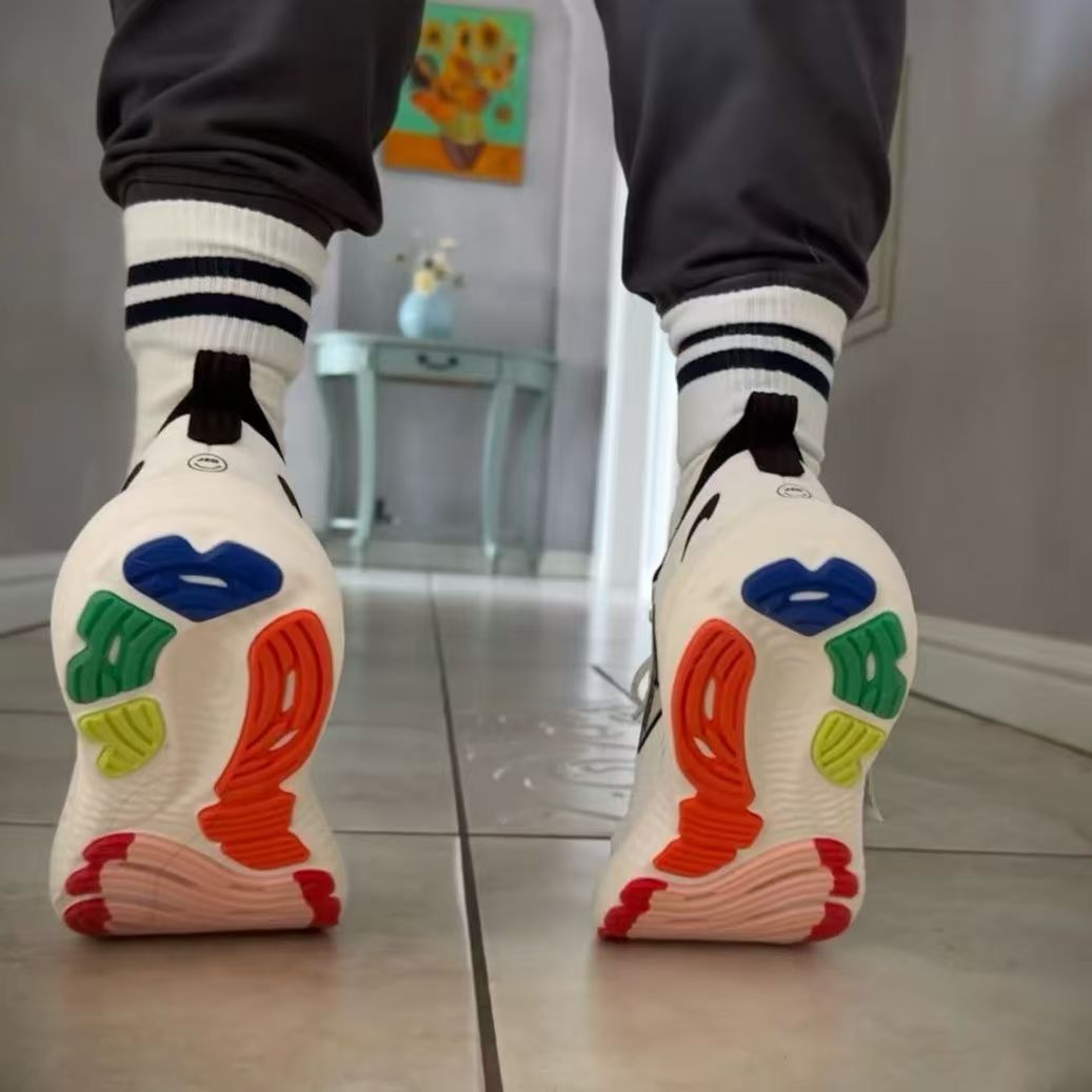 Lightweight Sports Shoes