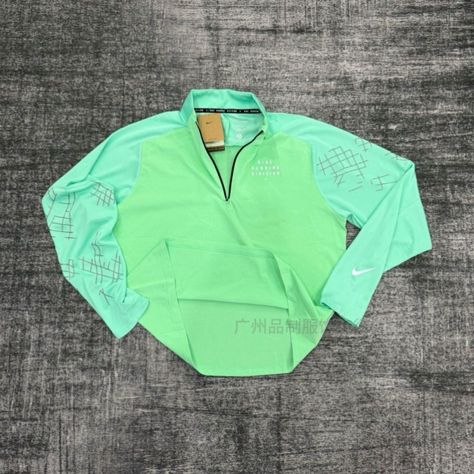 NIKE Training top