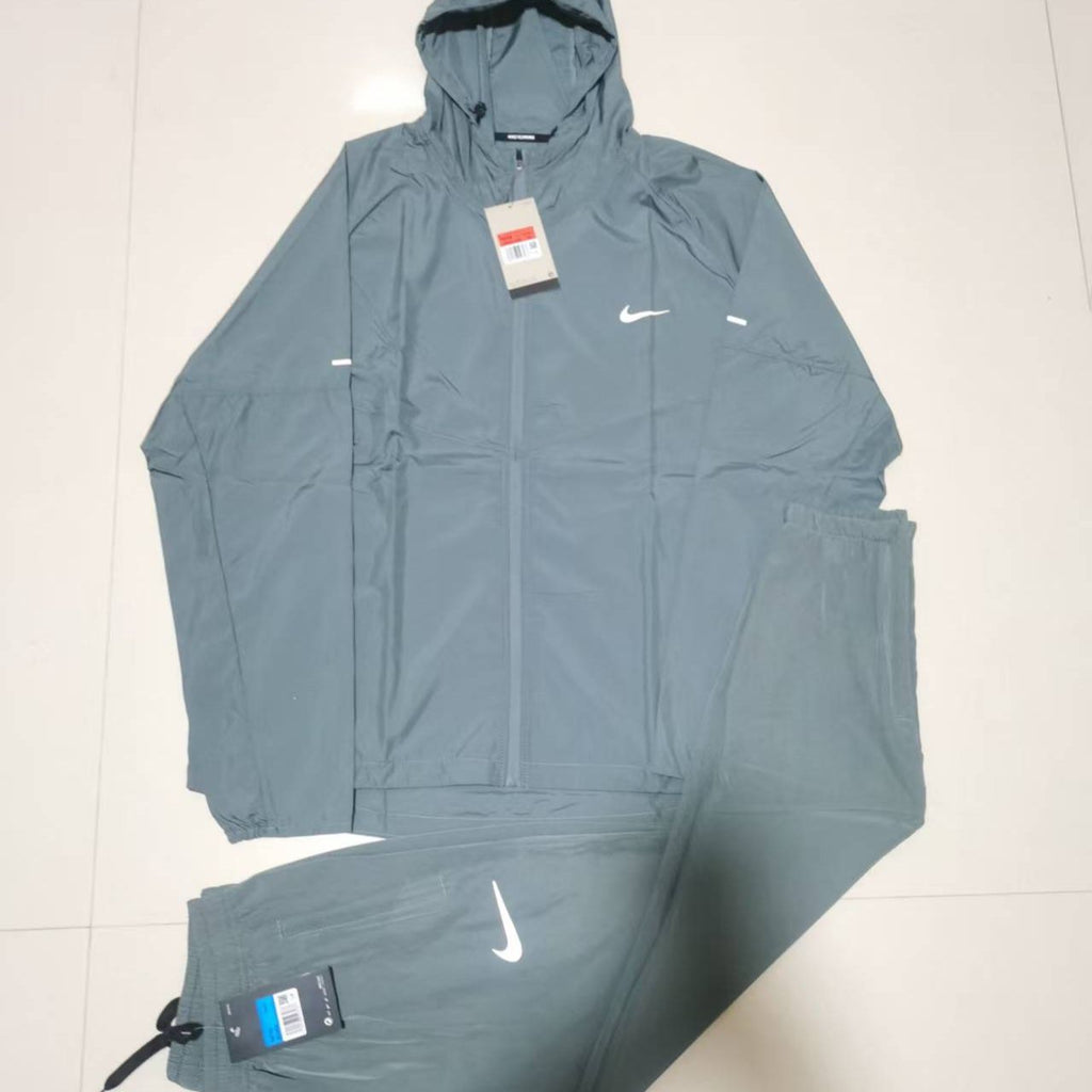 Quick-drying sportswear suit