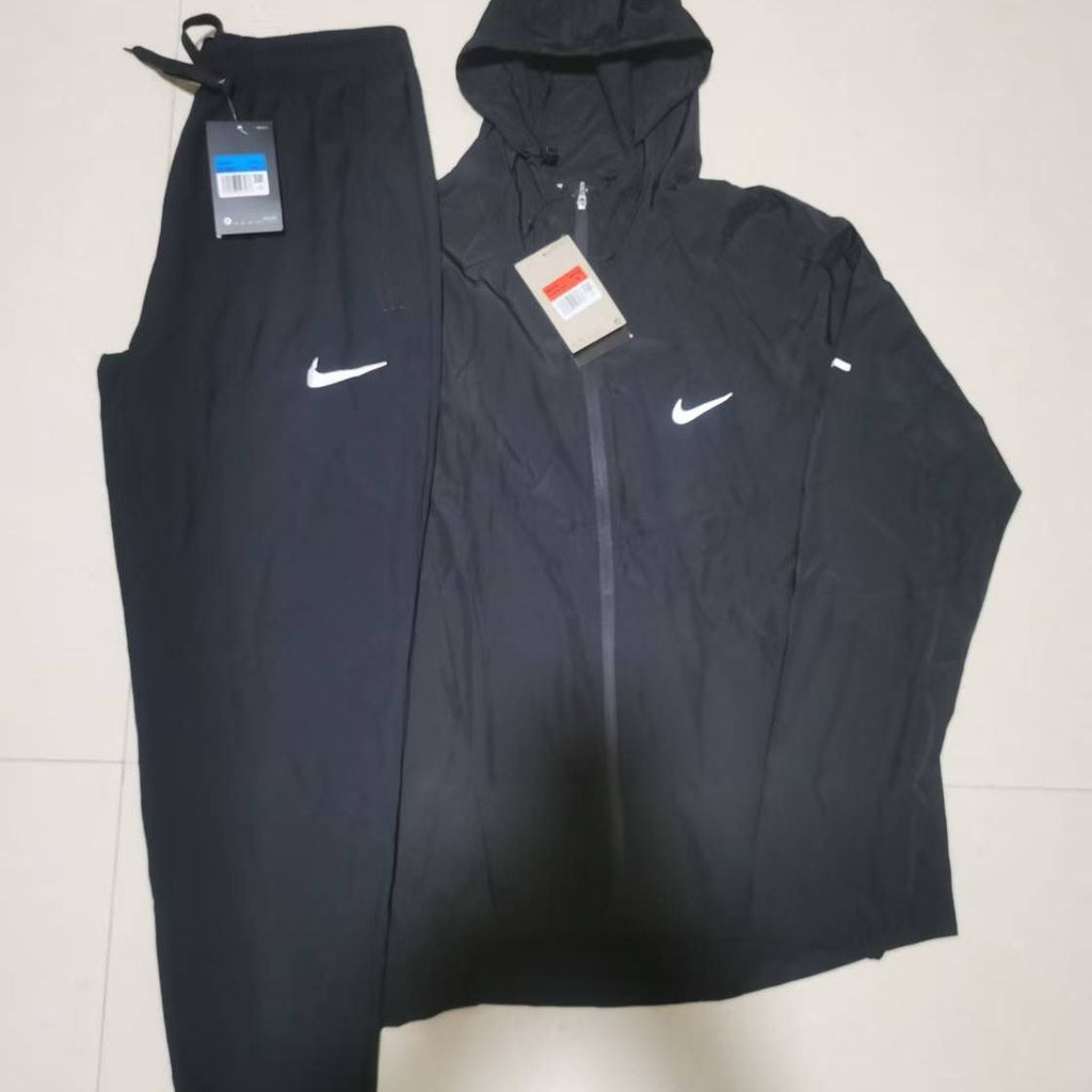 Quick-drying sportswear suit