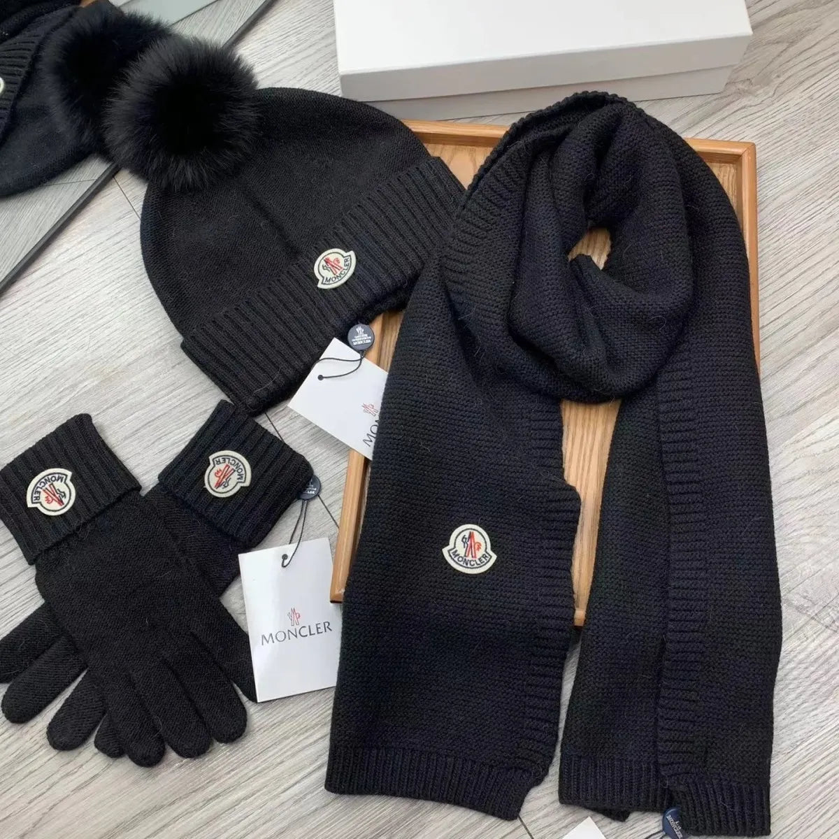 Moncle Winter suite