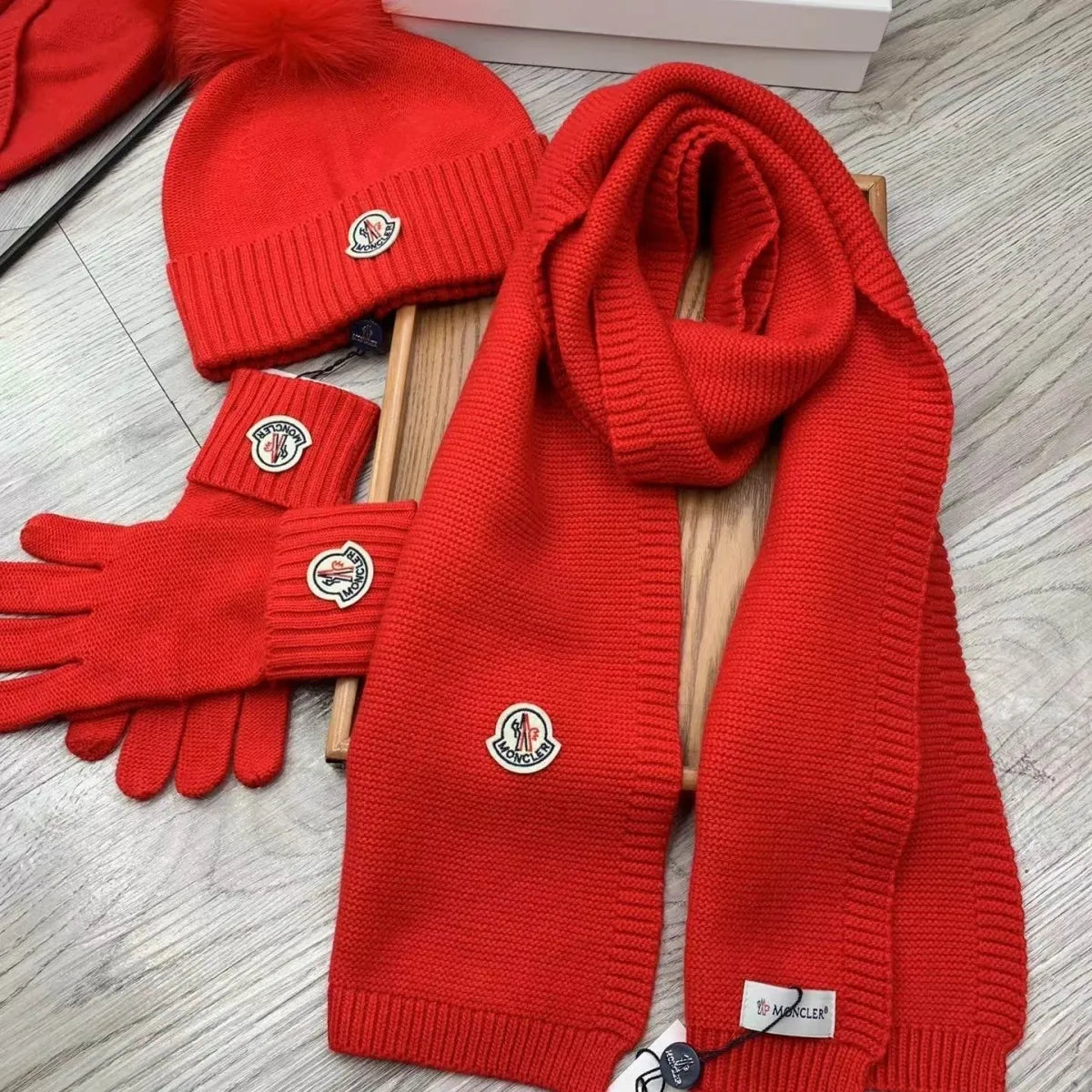 Moncle Winter suite